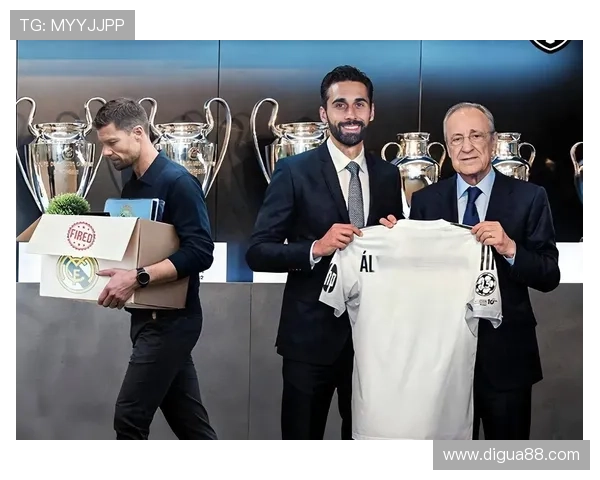 阿韦洛亚召集队长与全员开会沟通